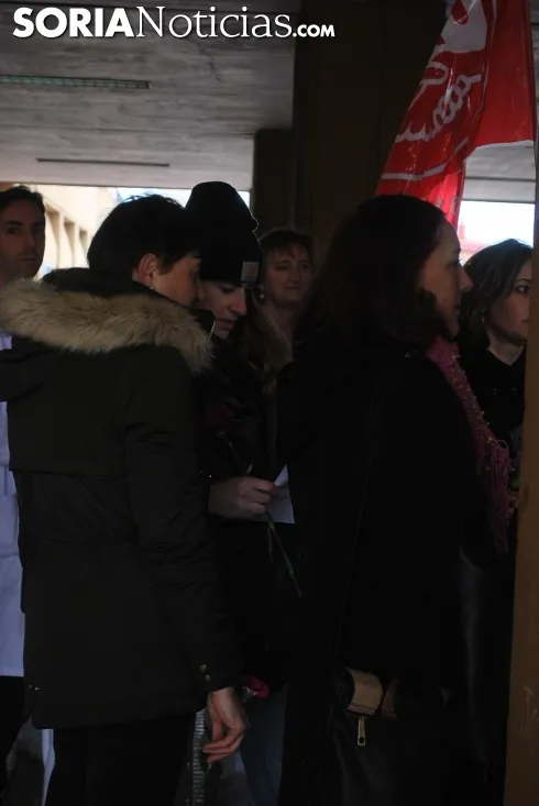 Una imagen de la concentración a las puertas del Santa Bárbara este jueves. /SN