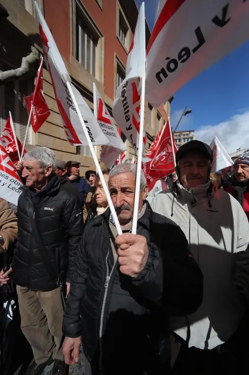 Foto 2 - Un millar de personas exigen en Soria unas pensiones 'dignas'