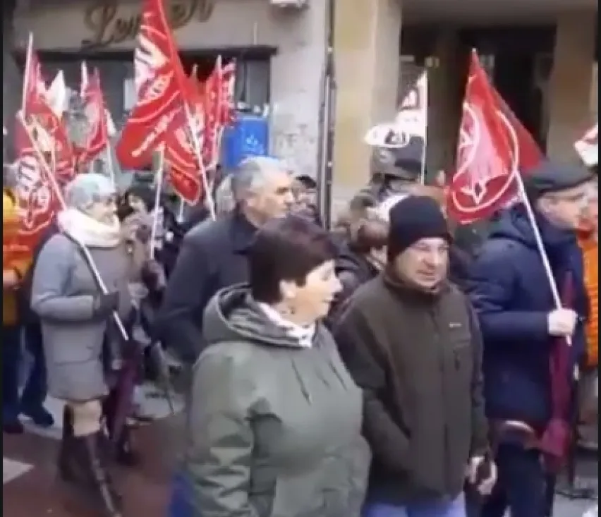 Foto 7 - Un millar de personas exigen en Soria unas pensiones 'dignas'