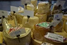Foto 5 - La Casa de los Quesos: Un mundo de sabores dentro del Mercado Municipal