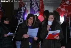 Una imagen de la concentración a las puertas del Santa Bárbara este jueves. /SN