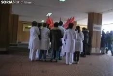 Una imagen de la concentración a las puertas del Santa Bárbara este jueves. /SN