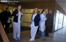 Una imagen de la concentración a las puertas del Santa Bárbara este jueves. /SN