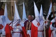 Una imagen del Vía Crucis de este Lunes Santo. /SN