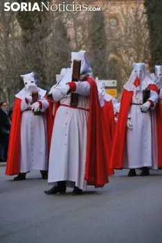 Una imagen del Vía Crucis de este Lunes Santo. /SN
