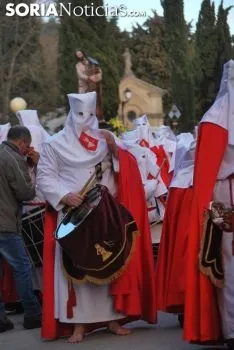 Una imagen del Vía Crucis de este Lunes Santo. /SN