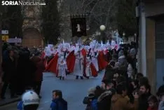 Una imagen del Vía Crucis de este Lunes Santo. /SN