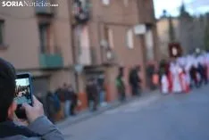 Una imagen del Vía Crucis de este Lunes Santo. /SN
