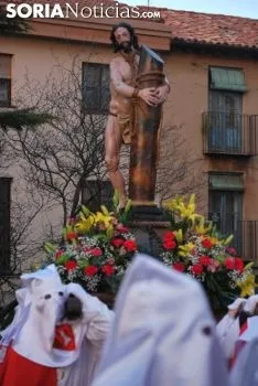 Una imagen del Vía Crucis de este Lunes Santo. /SN