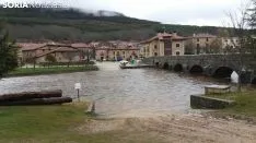 Los ríos de la Comarca de Pinares aguanta, de momento, sin desbordamientos.