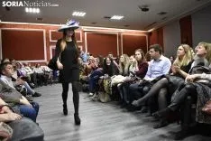 Desfile de Tocados y Trajes de Baile Míticos de Ande 2018.