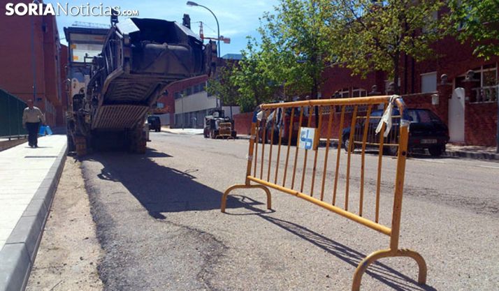 Una campaña de asfaltado en la capital. /SN