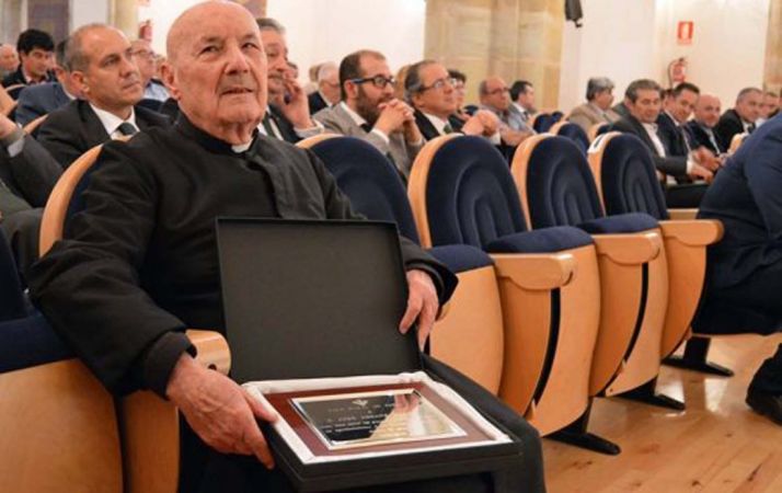 José Arranz, en el homenaje dispensado por la Caja Rural hace dos años. /DOS