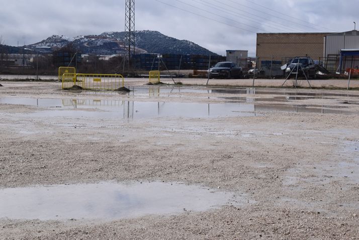 CSIF pide a FICO que pavimente el aparcamiento de los trabajadores porque se encharca con la lluvia