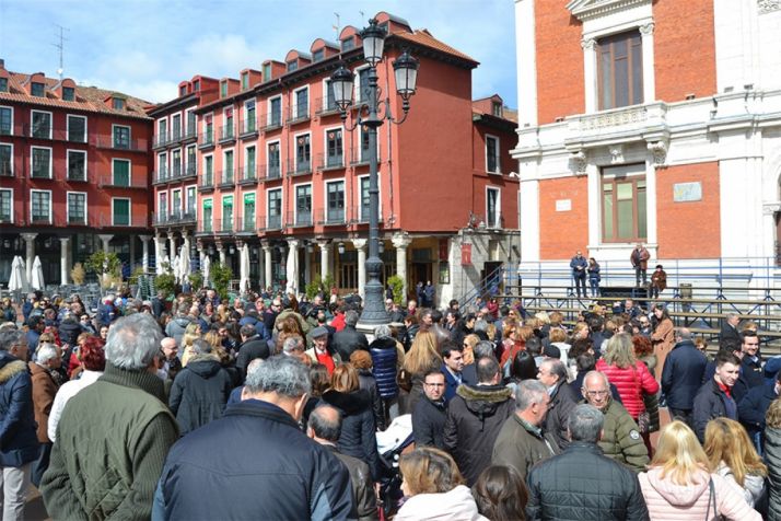 200 personas se manifiestan en Valladolid a favor de la prisión permanente revisable