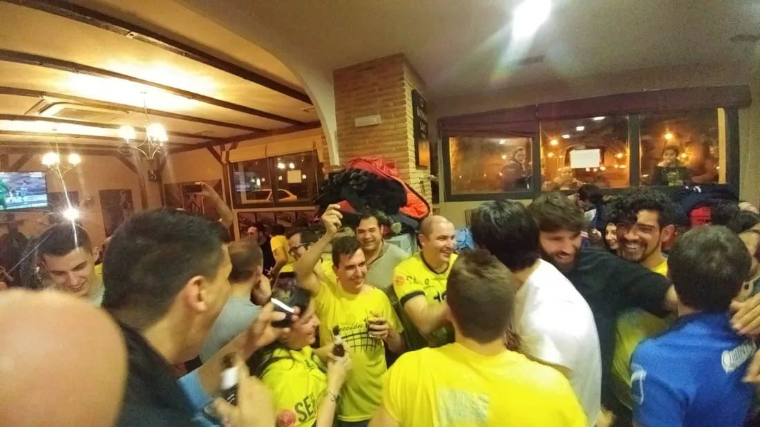 Foto 2 - El R&iacute;o Duero celebra su clasificaci&oacute;n autom&aacute;tica para los Play-off