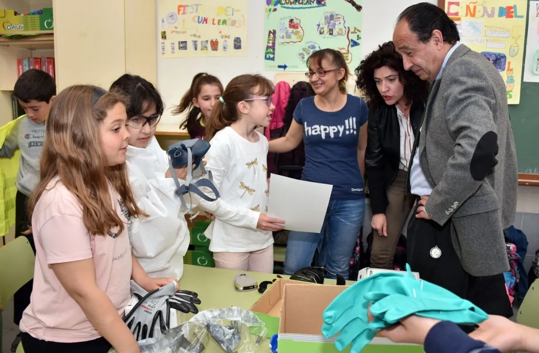 Foto 2 - El CEIP Numancia se forma en prevenci&oacute;n de los riesgos laborales