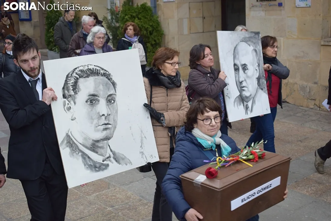 Foto 11 - GALER&Iacute;A DE IM&Aacute;GENES: Los familiares de las v&iacute;ctimas de la 'Fosa de los maestros' y de Abundio Andaluz han recibido sus restos mortales