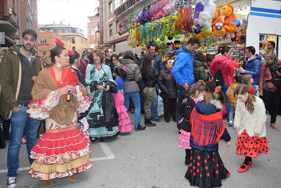 Foto 11 - Galer&iacute;a de im&aacute;genes: Arranca la Feria del Calaver&oacute;n con sevillanas y de manzanilla
