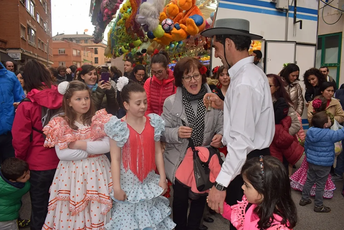 Foto 9 - Galer&iacute;a de im&aacute;genes: Arranca la Feria del Calaver&oacute;n con sevillanas y de manzanilla