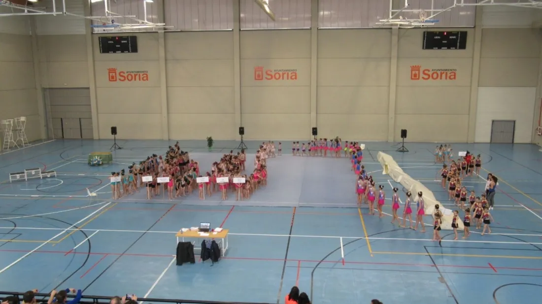 Foto 2 - 8 colegios de la capital participan en los juegos escolares de gimnasia r&iacute;tmica