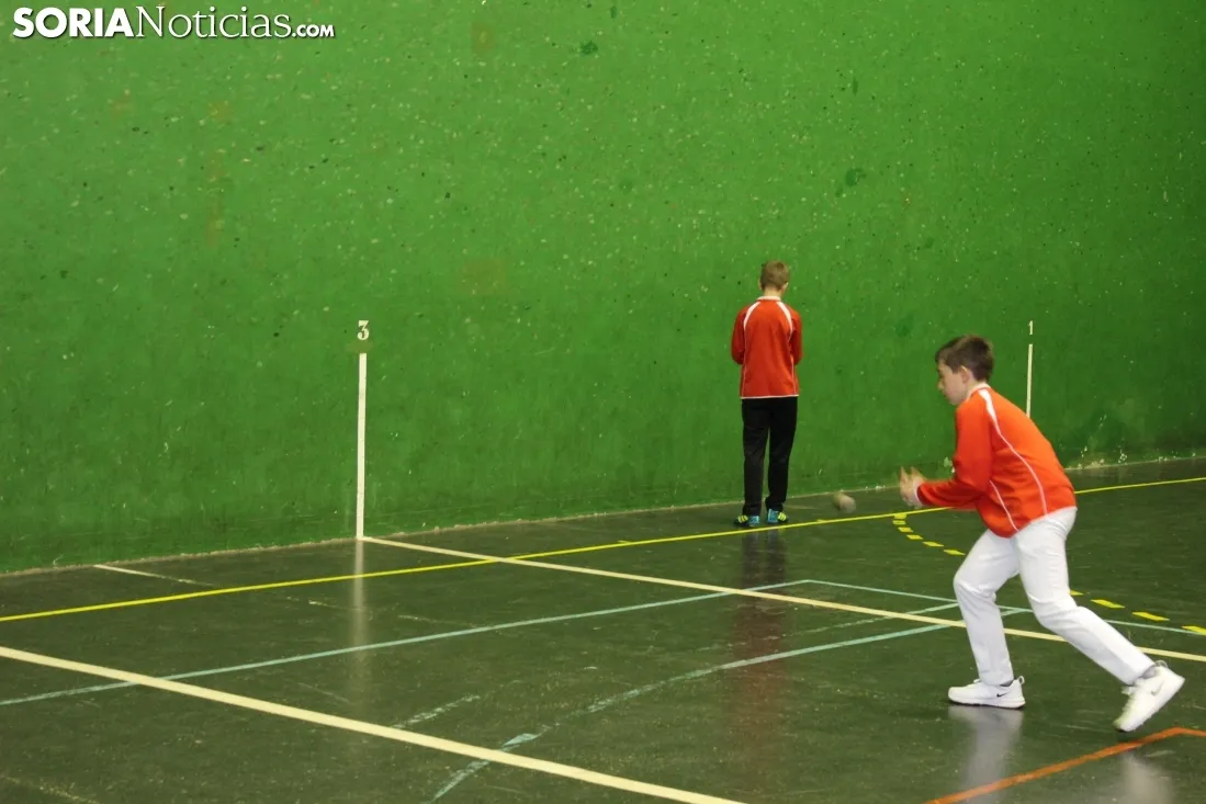 Entrenamiento de pelota mano en Covaleda. Bernat Díez. 