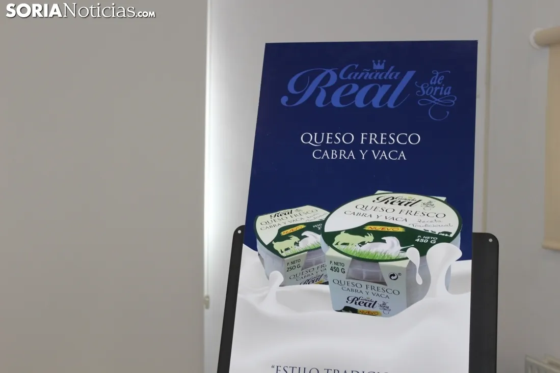 Presentación del nuevo queso freso de cabra y vaca en las instalaciones de Cañada Real de Soria.