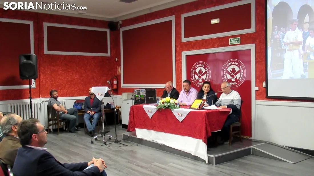 Primer acto del aniverario de la peña El Cuadro. SN
