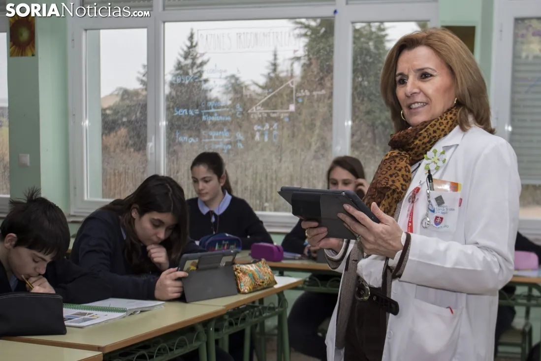 María Jesús Borobio, durante una de sus clases en Escolapias. Freddy Páez. 