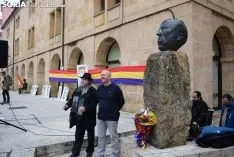 Entrega de los restos mortales de las víctimas de la 'Fosa de los maestros'