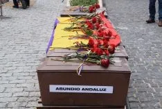 Foto 33 - GALER&Iacute;A DE IM&Aacute;GENES: Los familiares de las v&iacute;ctimas de la 'Fosa de los maestros' y de Abundio Andaluz han recibido sus restos mortales