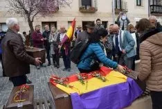 Foto 32 - GALER&Iacute;A DE IM&Aacute;GENES: Los familiares de las v&iacute;ctimas de la 'Fosa de los maestros' y de Abundio Andaluz han recibido sus restos mortales