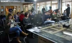 Asistentes a la jornada informativa este martes en El Hueco. /SN