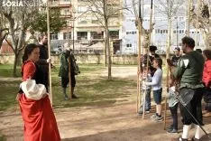 Taller infantil sobre el manejo de picas medievales.