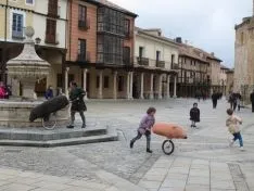 Foto 3 - El Virrey Palafox ha celebrado el tradicional encierro de cochinas para los m&aacute;s peque&ntilde;os