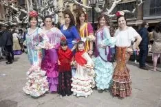 Foto 19 - GALER&Iacute;A: Fiesta flamenca y romer&iacute;a para despedir la Feria de Abril