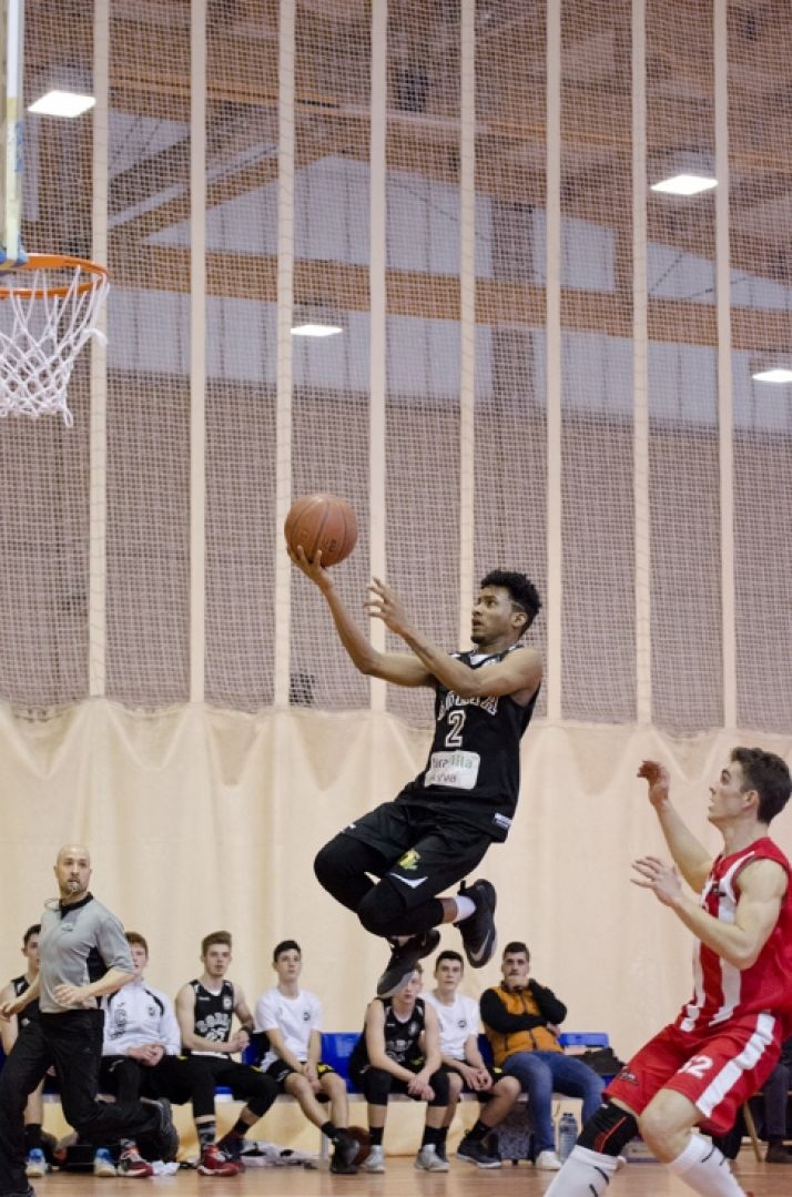 El CSB logra una de las mejores salidas de la temporada con tres victorias