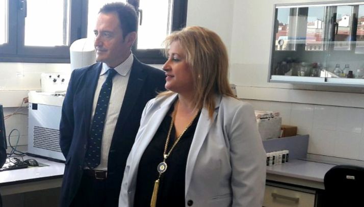 Manuel Laínez y Yolanda de Gregorio este jueves en el Centro de los Alimentos. 