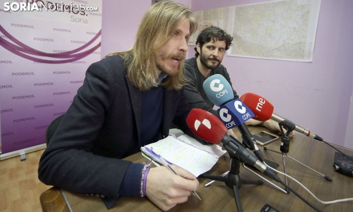 Pablo Fernández, con Jorge Ramiro, este martes en Soria. /SN