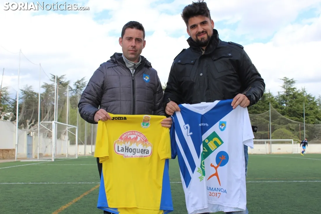 Antonio Fernández, míster del Calasanz, y Mario Martínez, entrenador-jugador de la Sampedrana.