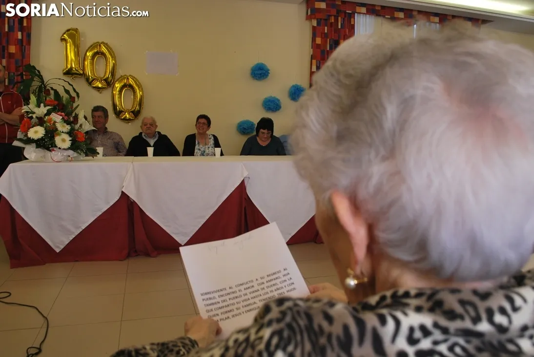 Una imagen del homenaje este lunes en la residencia Fuente del Rey. /SN