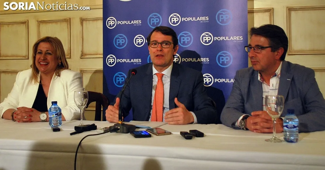 Yolanda de Gregorio, Alfonso Fernández Mañueco y Jesús Peregrina este miércoles. /SN