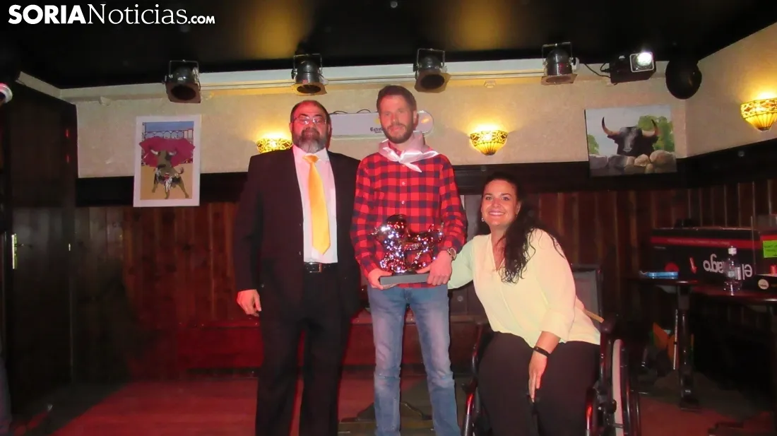Toro de plata y exposición de la Peña El Cuadro