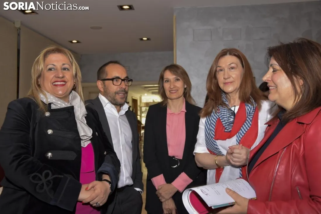 Momentos de la reunión / José Herrero
