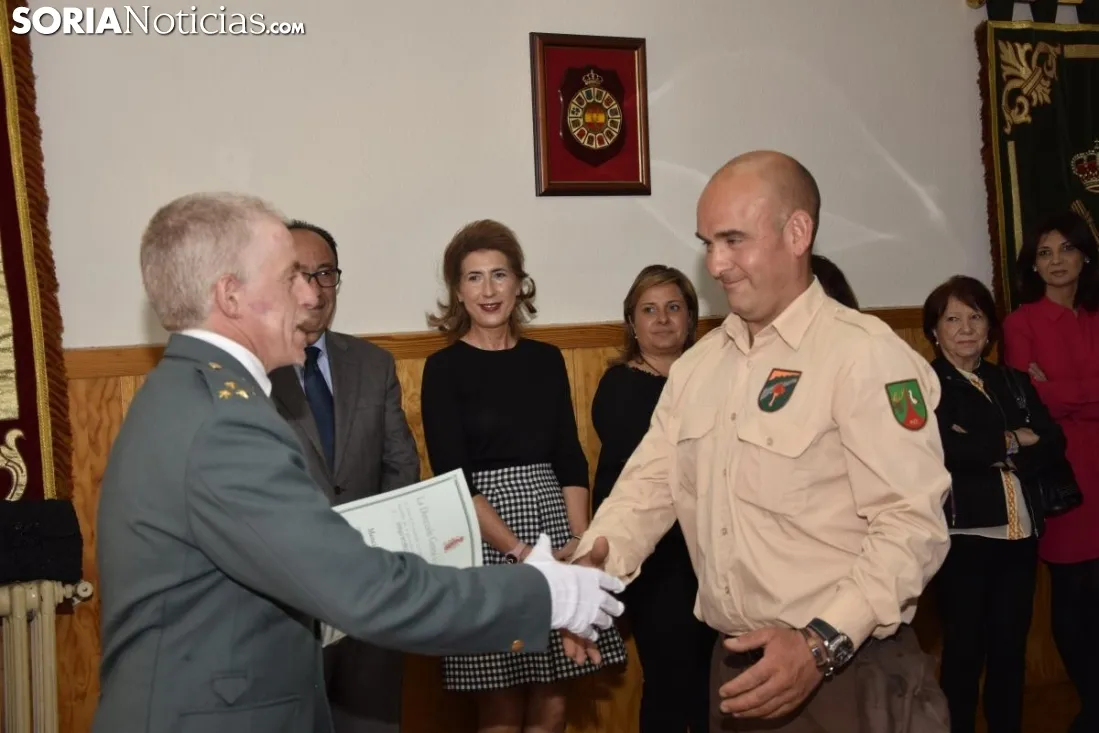 Foto 11 - La Benem&eacute;rita reconoce la labor de agentes y personal civil 