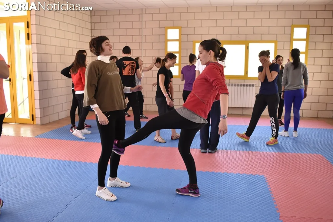 Curso de defensa personal para mujeres del CAEP. /SN