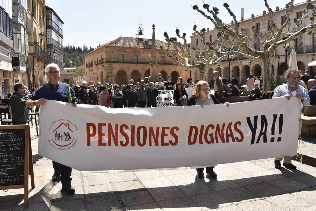 Foto 10 - Los pensionistas no se rinden pese al anuncio del Gobierno