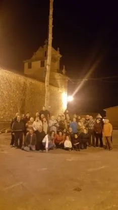 Pingada del Mayo chopo en Quintanilla de Tres Barrios.