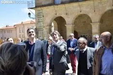 Pedro Sanchez con los medios en Soria. / José Herrero