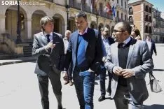 Pedro Sanchez con los medios en Soria. / José Herrero